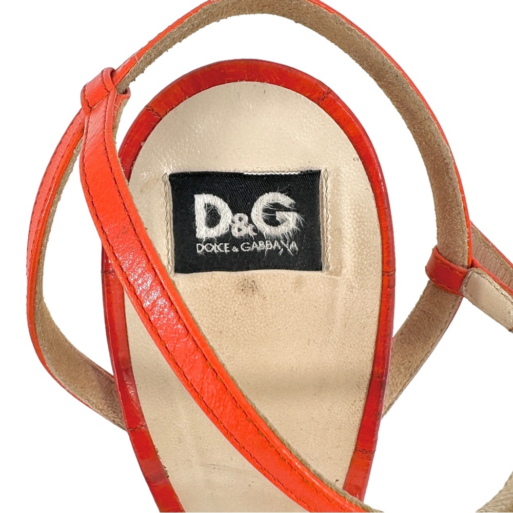 [relisted] Dolce & Gabbana Red Crocodile Effect Embossed Leather Heeled Sandals - Picture 6 of 9